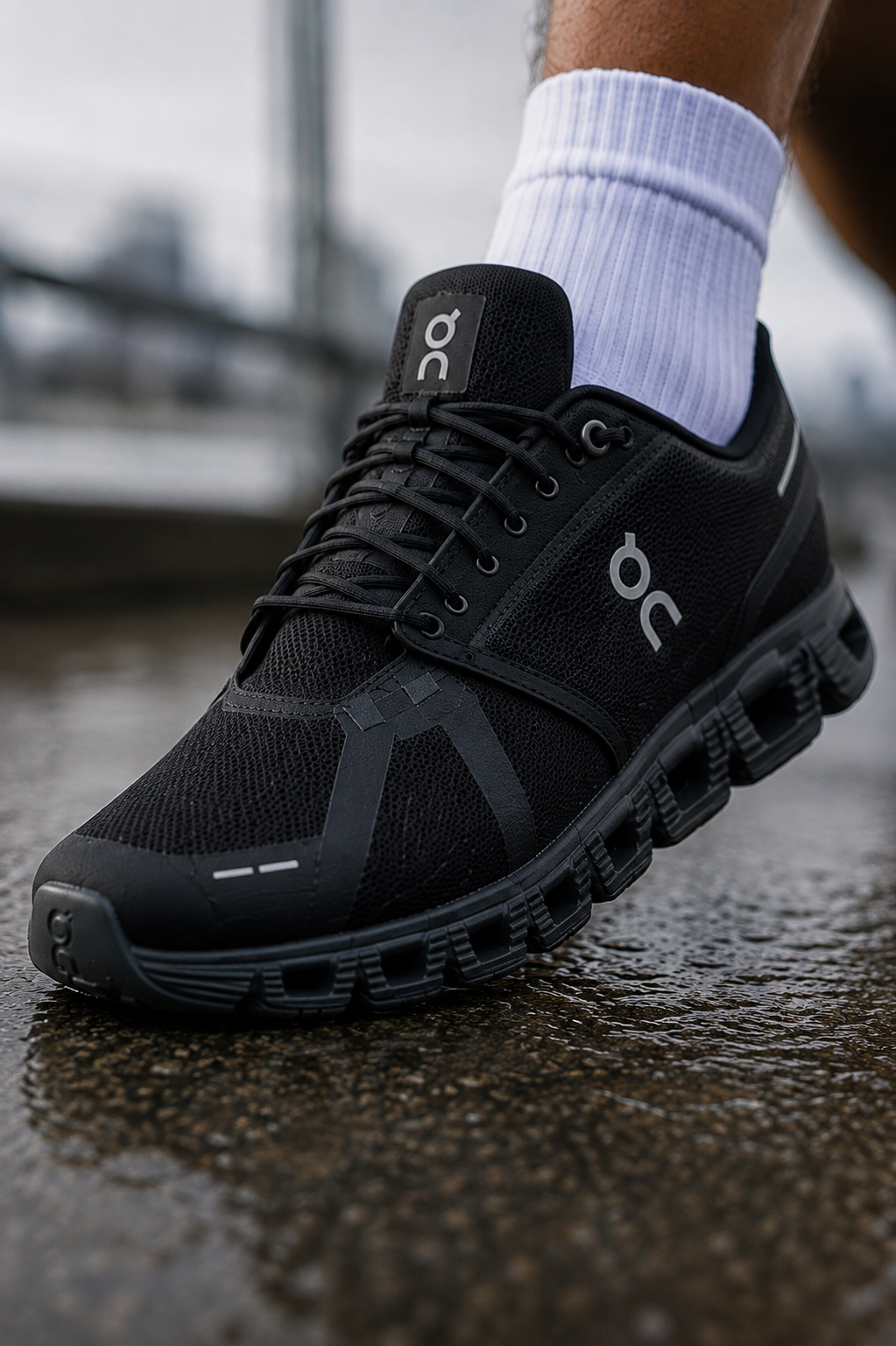 CLOSE UP ON RUNNING CLOUD 9 RUNNIING SHOE